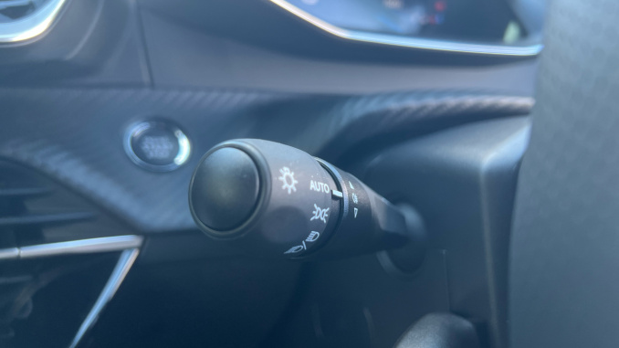 Peugeot 208 1.2 100 Turbo GT 5dr Petrol Hatchback - Image 30